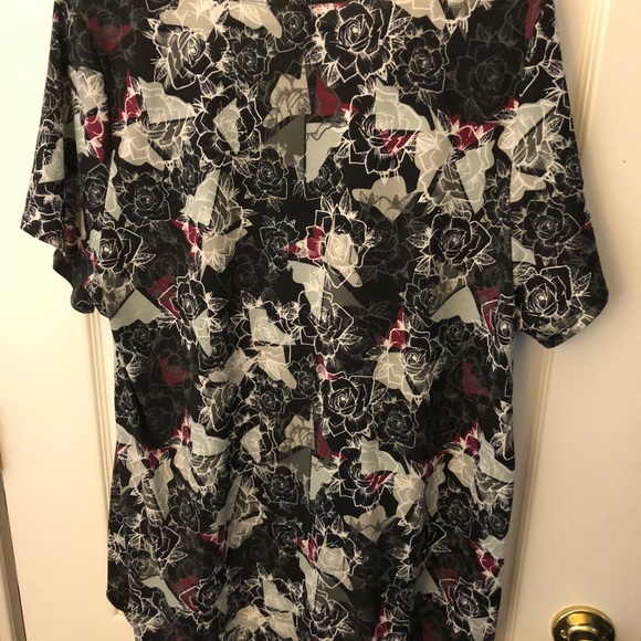 Lula Roe top 2xL - Picture 3 of 4